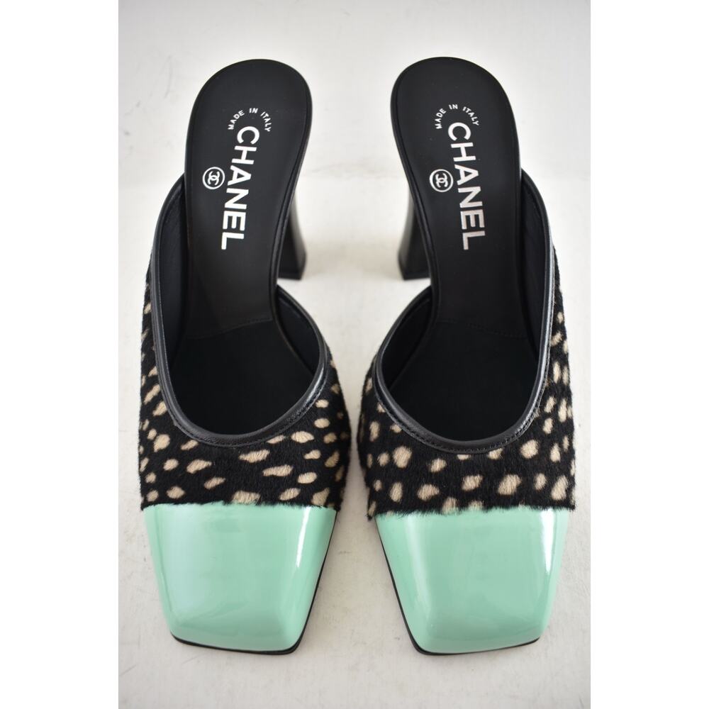 Chanel 26S Blazy Black White Pony Fur Green Square Toe Block Heel Pump Mule 38 - Picture 10 of 16